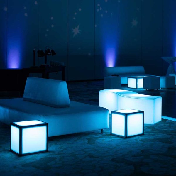 Lounge collection island bench and sky collection sky cubes rentals from Niche Event Rentals | Veronica Costa Photography